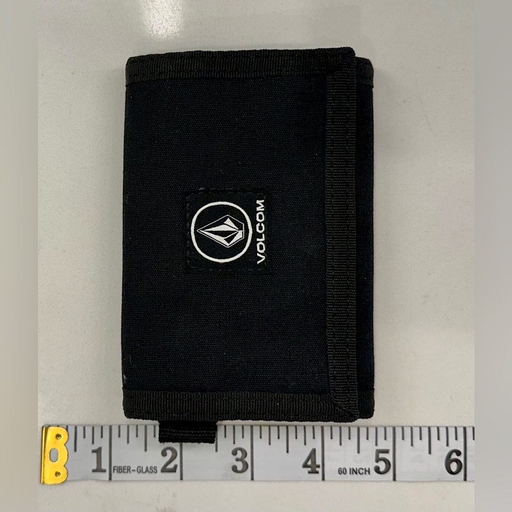Volcom - Black-OnBlack Tri-Fold Canvas Velcro-Close Wallet w/ Ring - EUC - Picture 15 of 17
